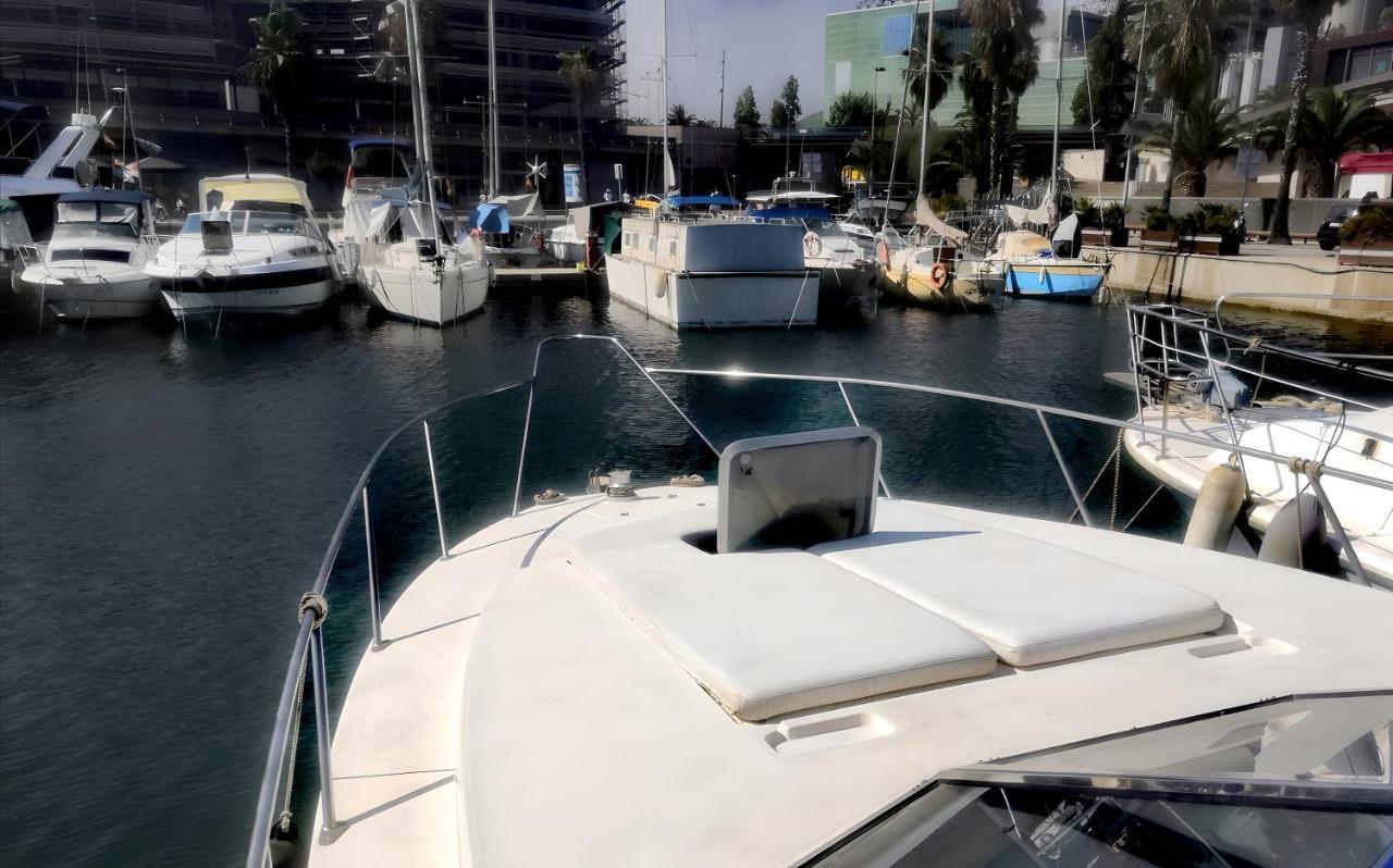 סנט אדריה דה בסוס Cozy Private Two Rooms Yacht In Barcelona - Boat In Port Forum מראה חיצוני תמונה